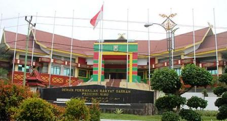 Paripurna-DPRD-Riau-Sering-Tertunda